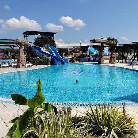 Aparthotel "Poseidon" Centar Stari Banovci Exterior foto