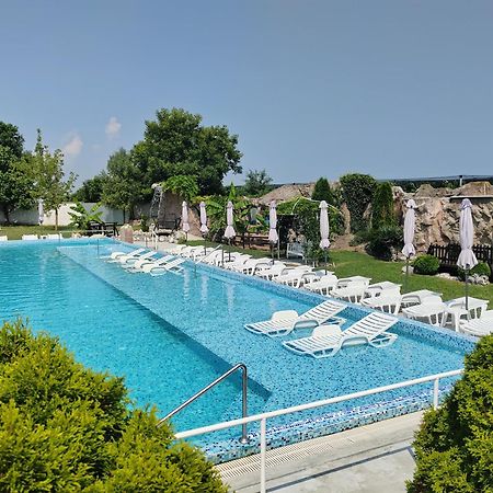 Aparthotel "Poseidon" Centar Stari Banovci Exterior foto