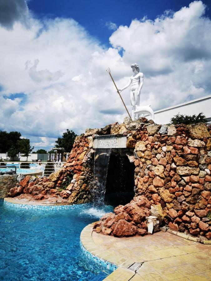 Aparthotel "Poseidon" Centar Stari Banovci Exterior foto
