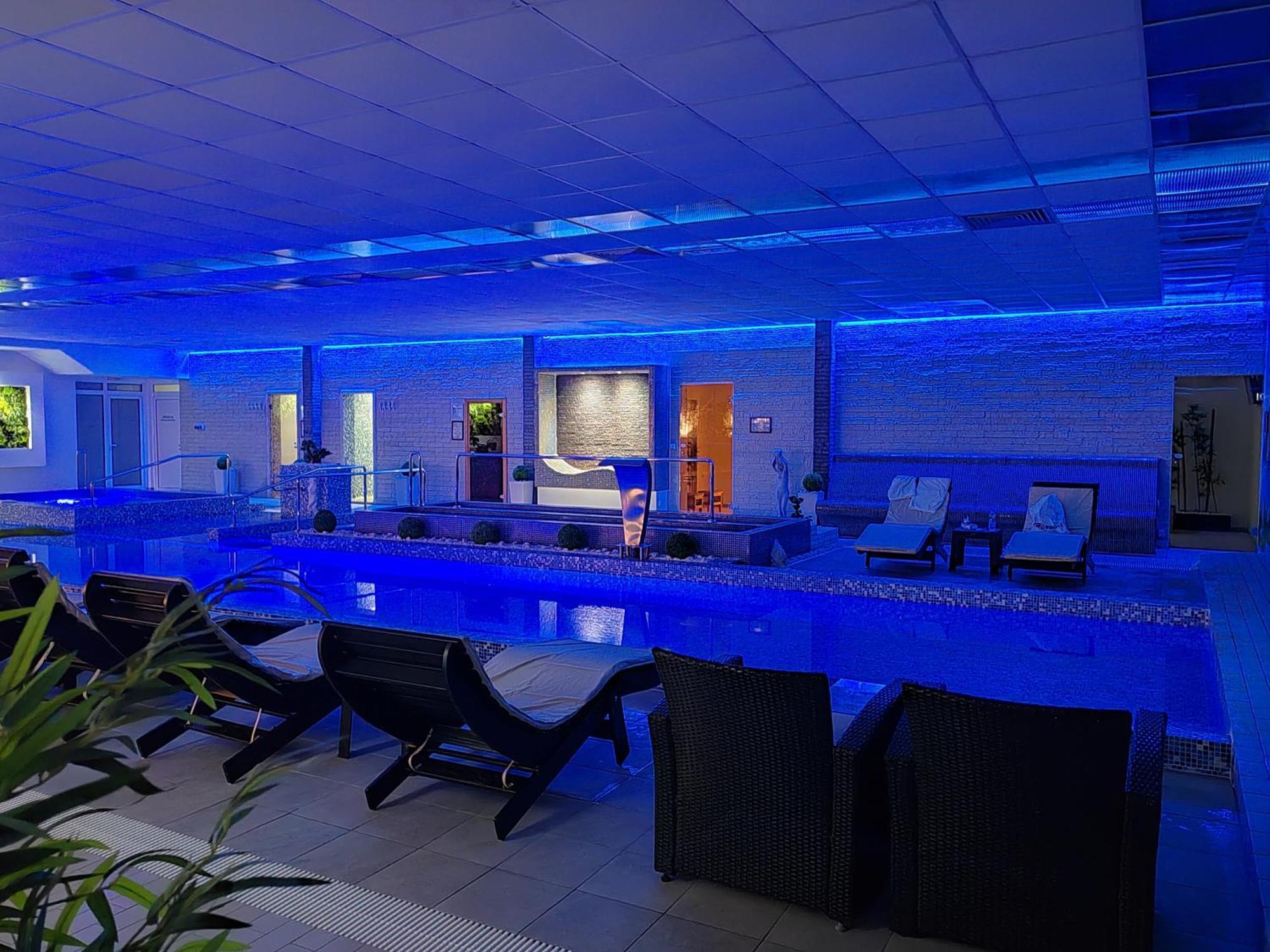 Aparthotel "Poseidon" Centar Stari Banovci Exterior foto