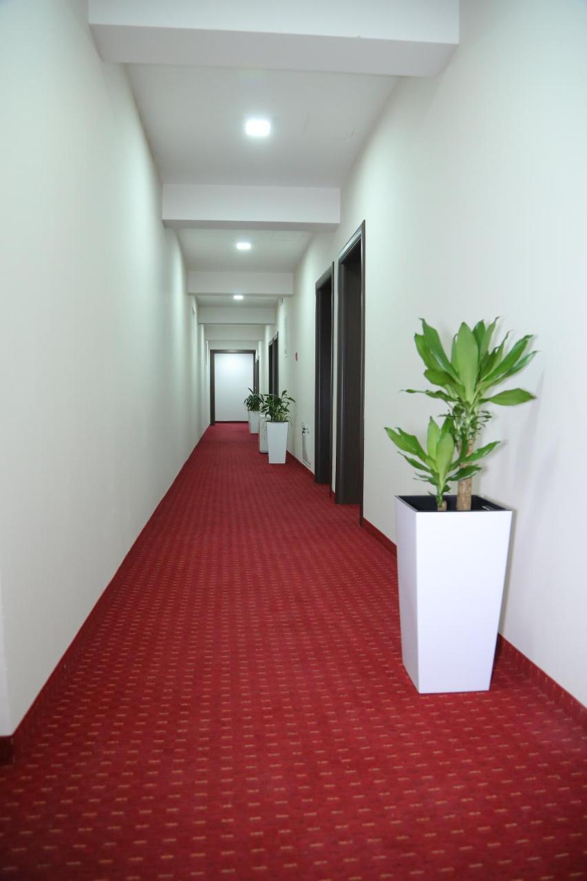 Aparthotel "Poseidon" Centar Stari Banovci Exterior foto