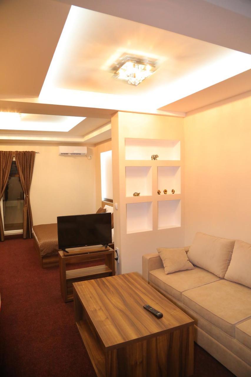 Aparthotel "Poseidon" Centar Stari Banovci Exterior foto