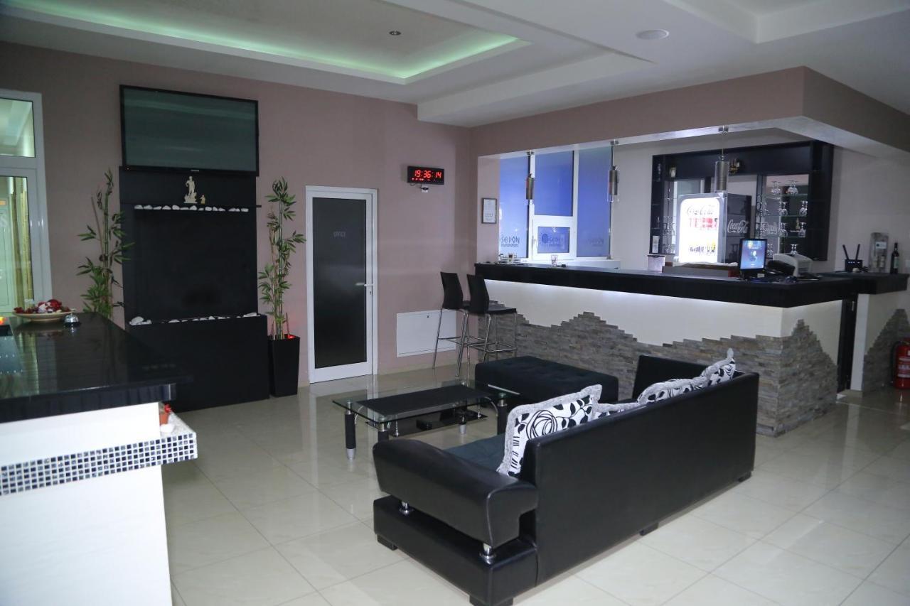 Aparthotel "Poseidon" Centar Stari Banovci Exterior foto