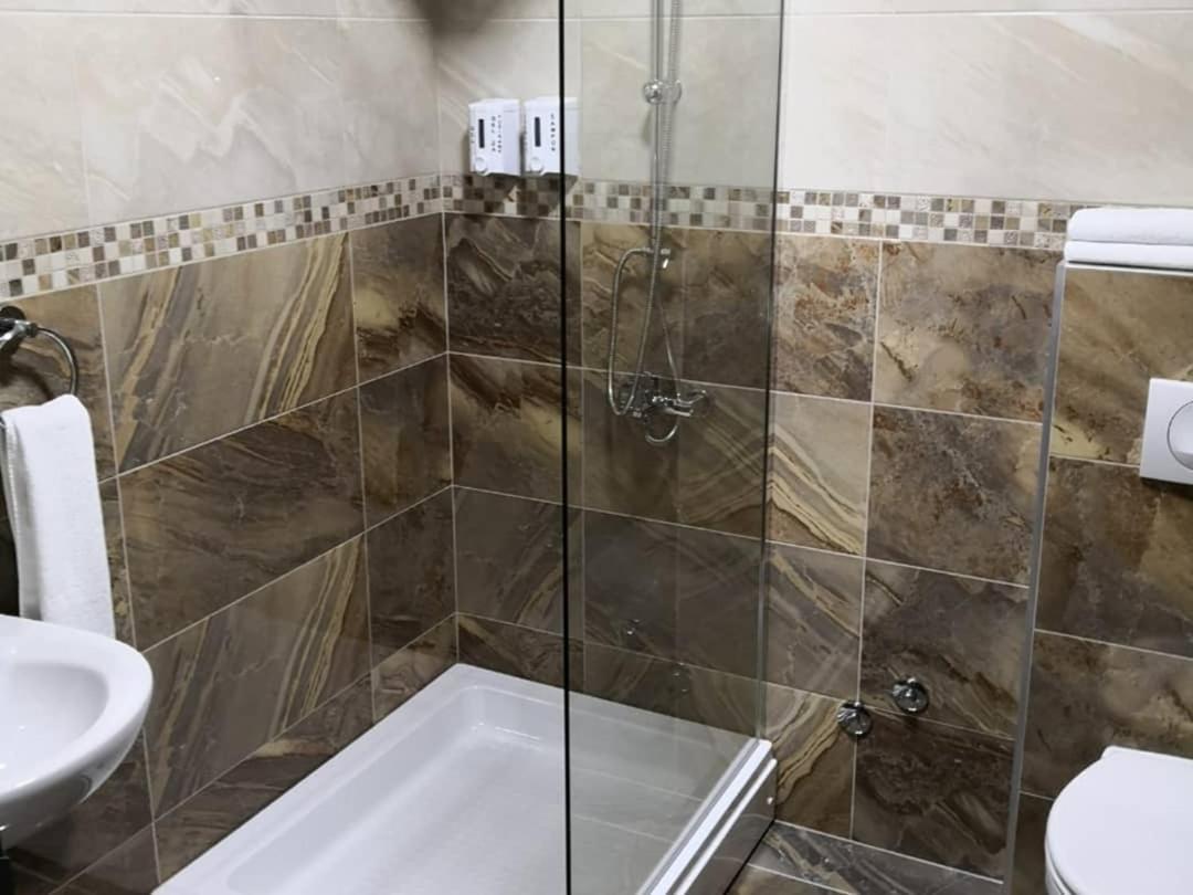 Aparthotel "Poseidon" Centar Stari Banovci Exterior foto