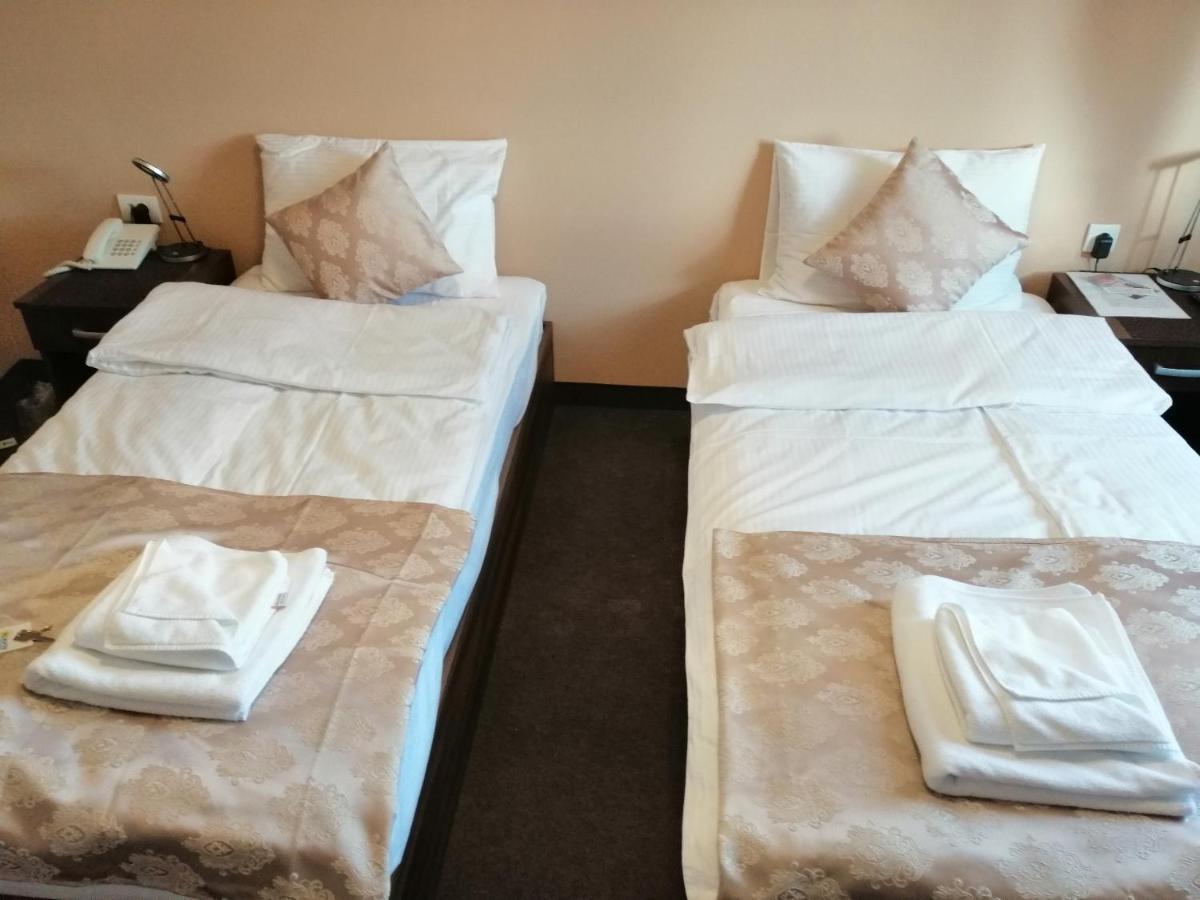 Aparthotel "Poseidon" Centar Stari Banovci Exterior foto
